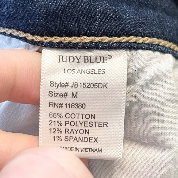 Judy Blue Mid Rise Cut Off Distressed Patch Jean Shorts Women's Size M - Picture 6 of 6